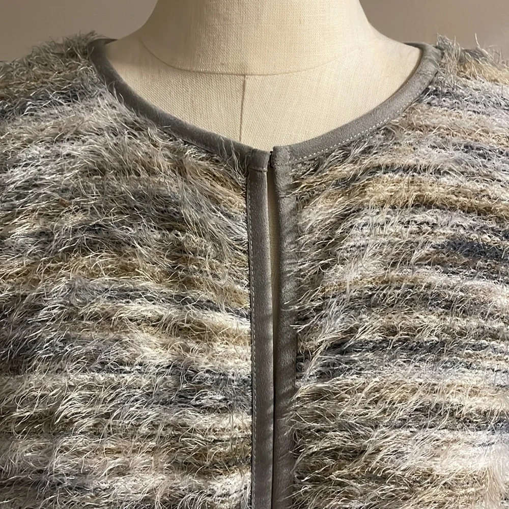 NWT Calvin Klein women’s cardigan knit sweater light 1 hook neck closure fuzzy L